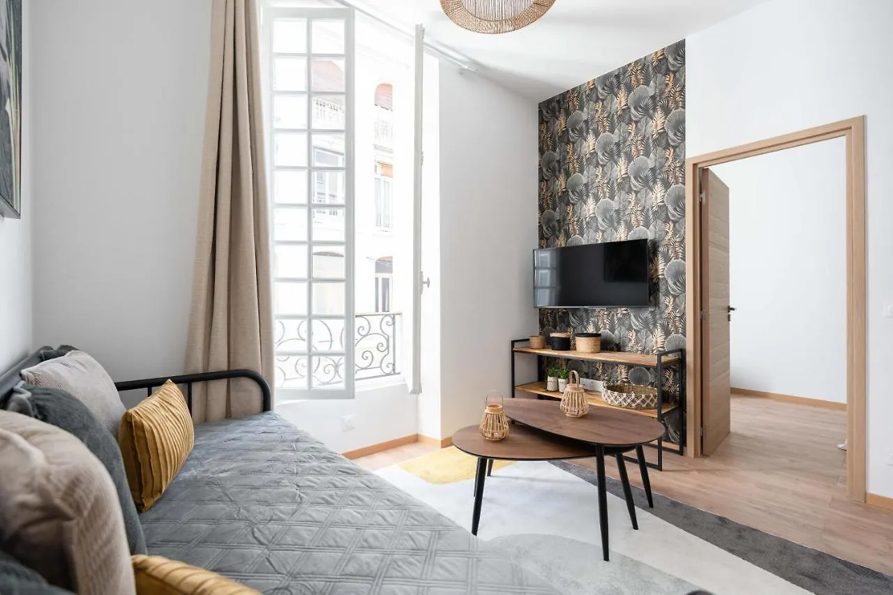 Les Petits Pavillons Appartements Standing 1 Chambre 4 Pers Clim Vieux-Port contacts